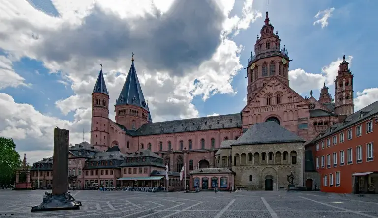 P2P Kredite Bernhard Hummel Podcasts Podcasts mainz cathedral 2352959 1280